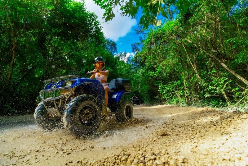 ATV en la selva